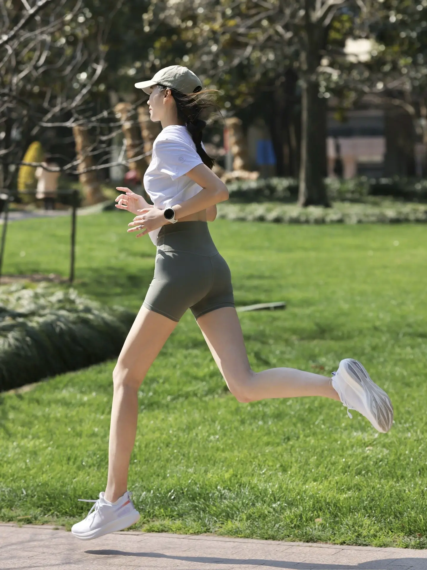 健身房女神：30天塑形挑战全记录